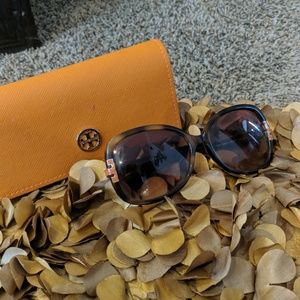 T-TEMPLE BUTTERFLY SUNGLASSES, tortoise shell
